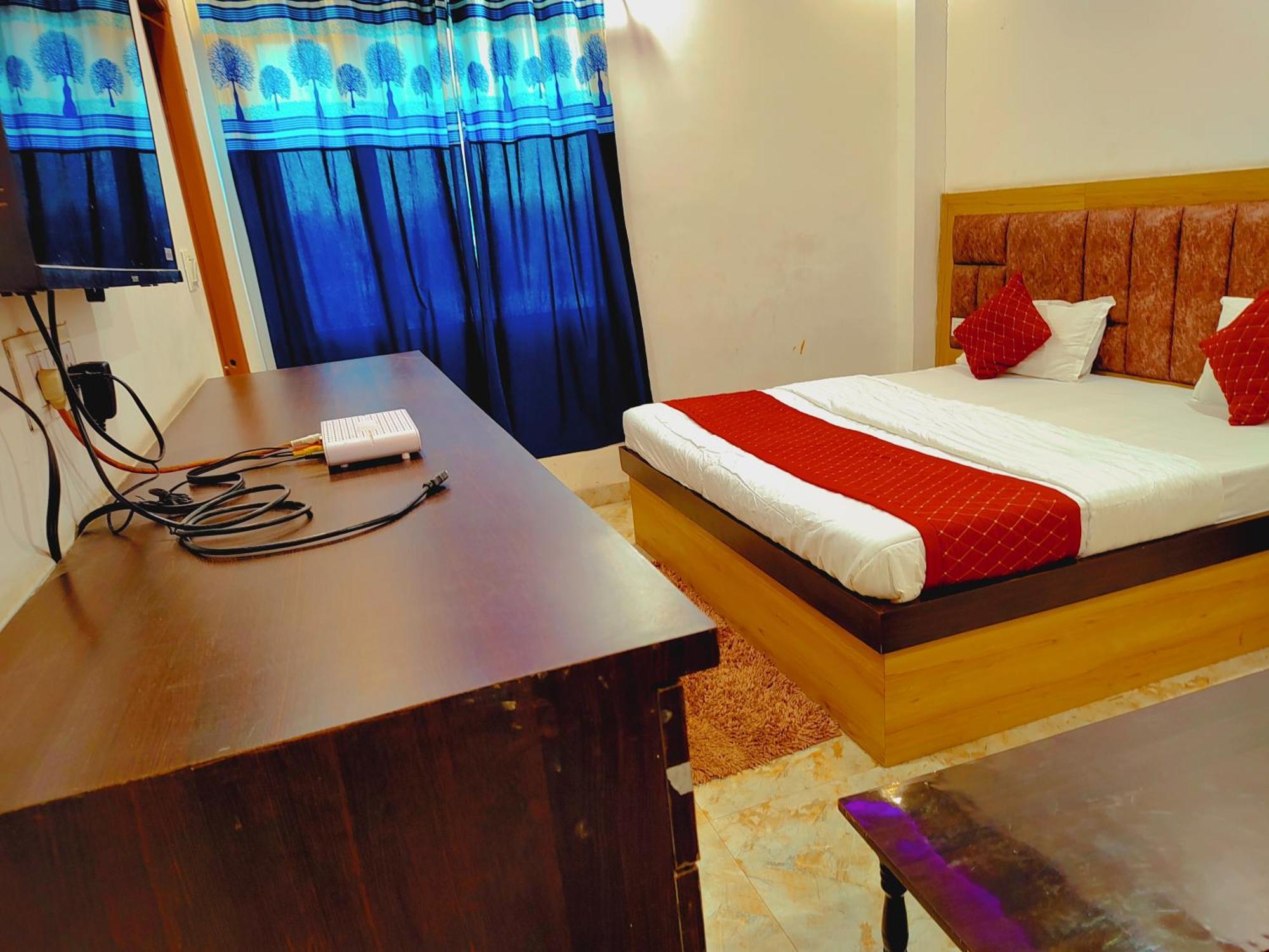 Elegance Hotel And Banquet Ayodhya Exterior foto