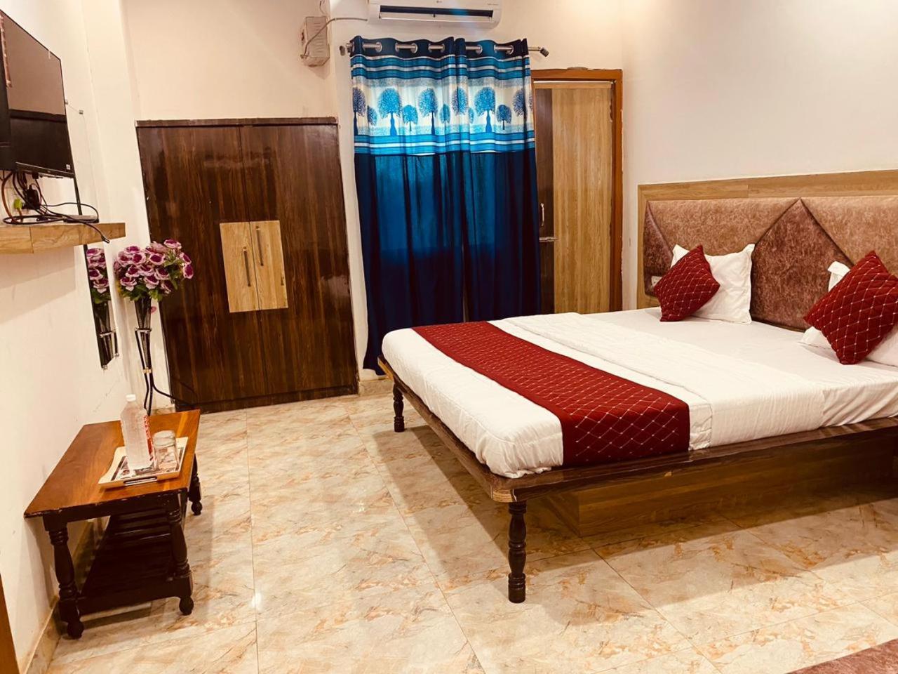 Elegance Hotel And Banquet Ayodhya Exterior foto